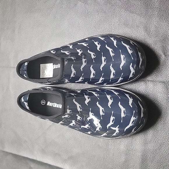 Northside Horse Garden Clogs 🐎 - Picture 8 of 8